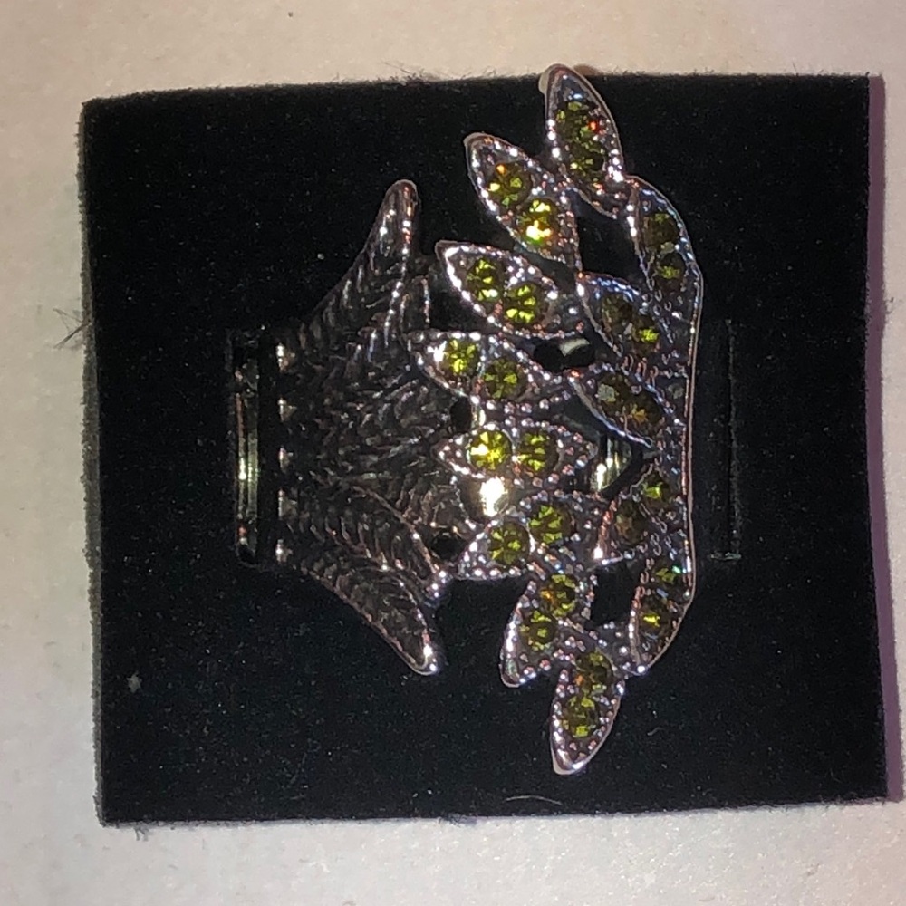 Silver Tone Green Crystal Leaf Statement Ring - Picture 3 of 6